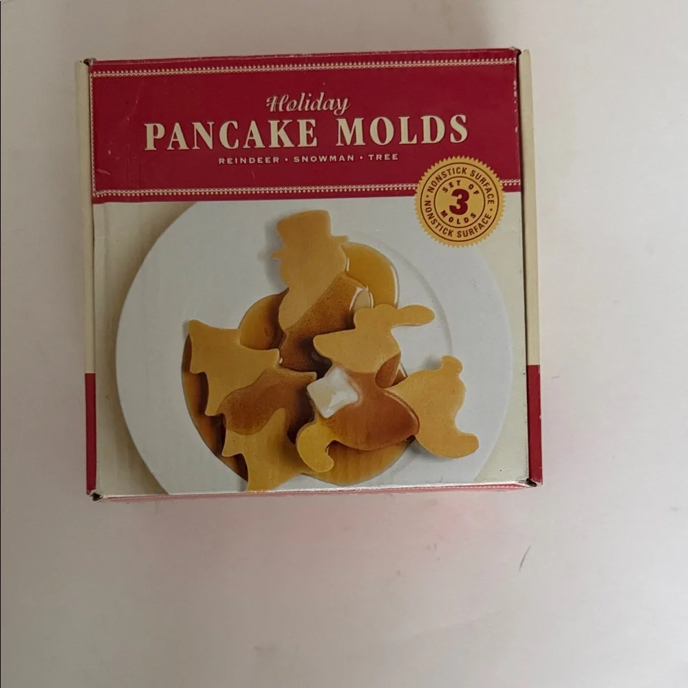 Williams Sonoma Holiday Pancake Molds - Red and White